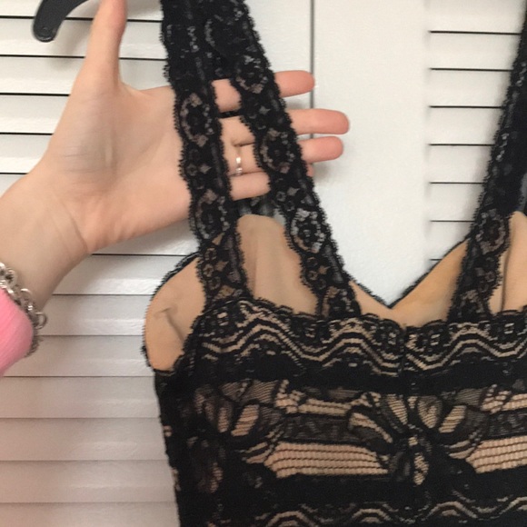 Nicole Miller lace Dress - Picture 5 of 7